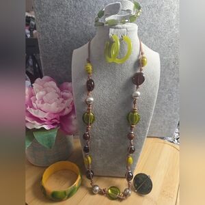 Green and Brown Glass Necklace Jewelry Set